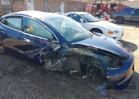 2018 Tesla Model 3 Long Range/Mid Range from USA, damaged, VIN 5YJ3E1EA2JF014667